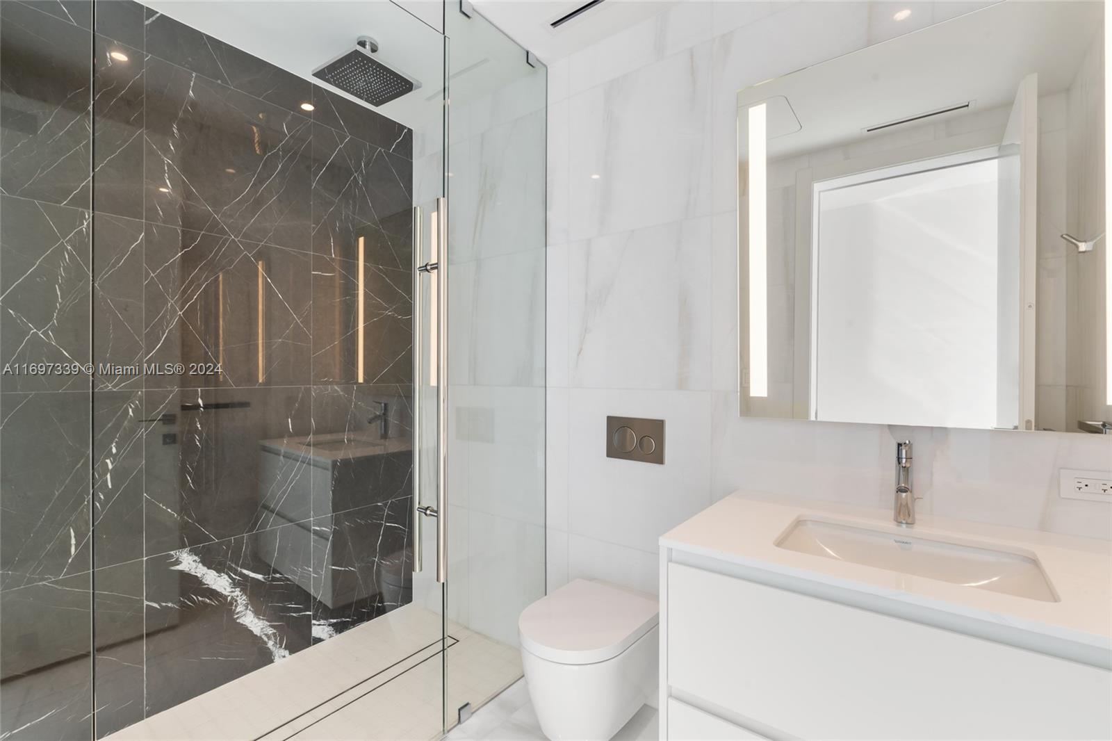 ASTON MARTIN RESIDENCES - Residential