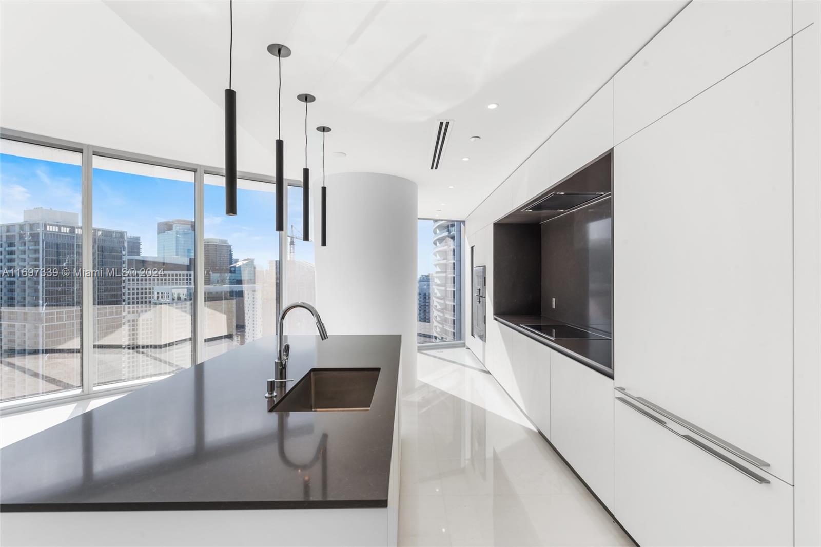 ASTON MARTIN RESIDENCES - Residential