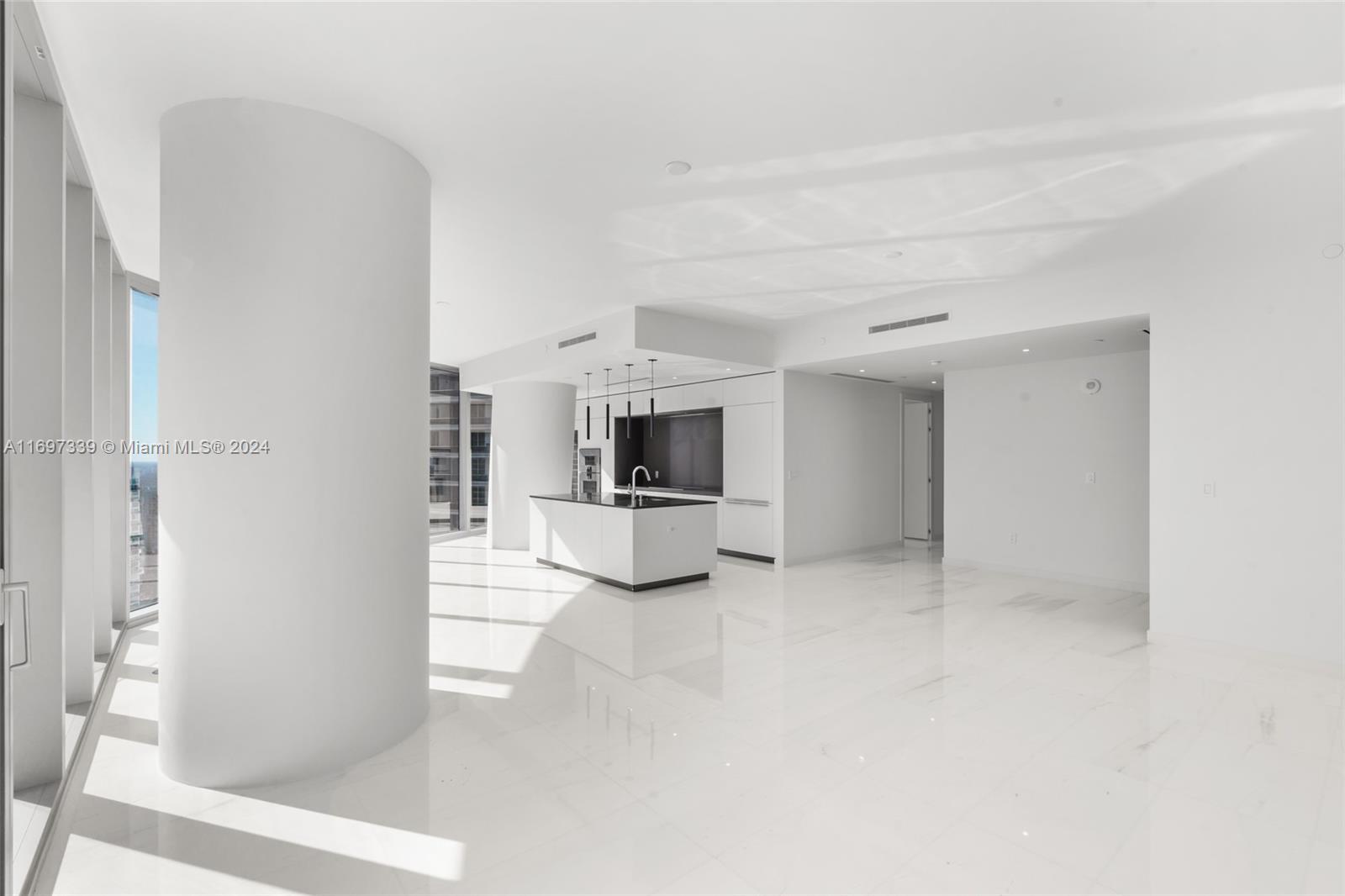 ASTON MARTIN RESIDENCES - Residential