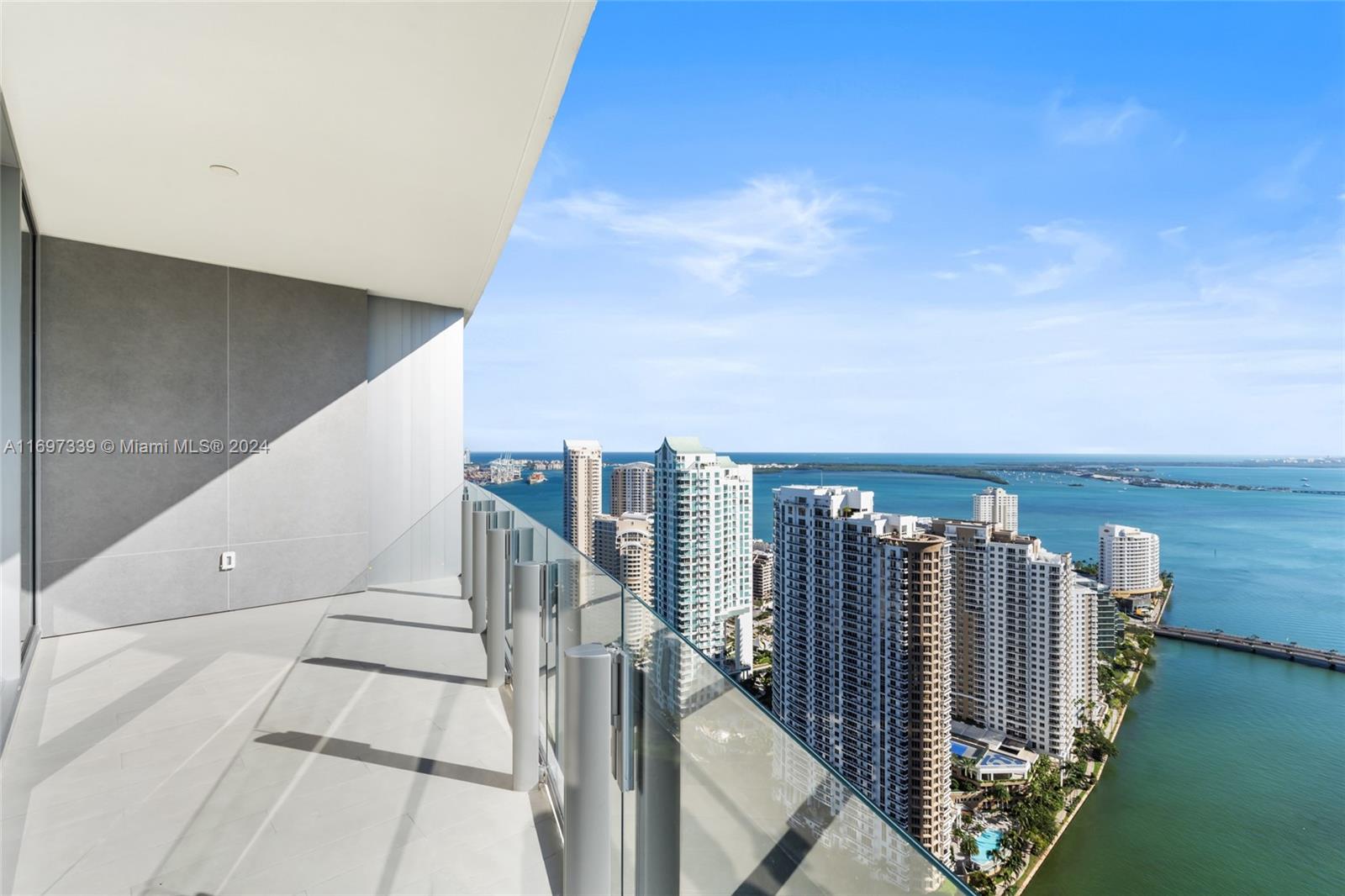 ASTON MARTIN RESIDENCES - Residential