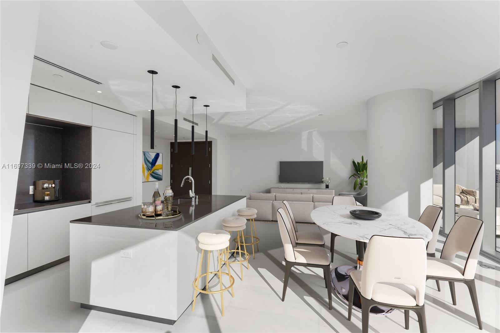 ASTON MARTIN RESIDENCES - Residential
