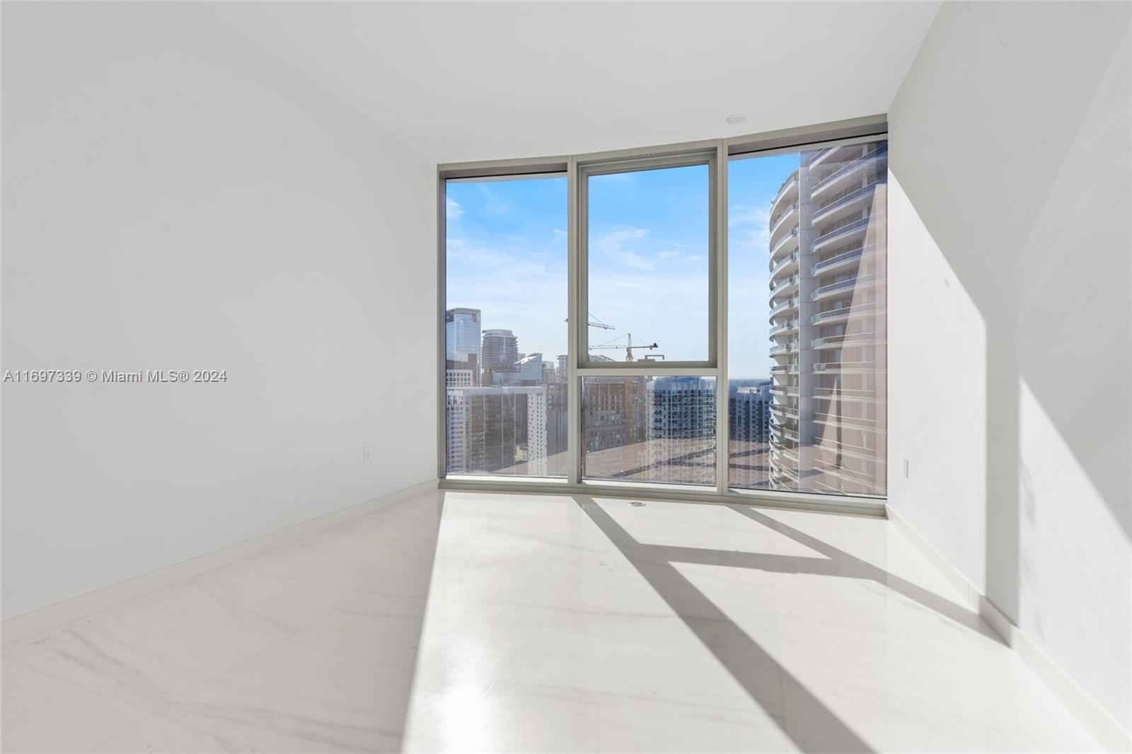 ASTON MARTIN RESIDENCES - Residential