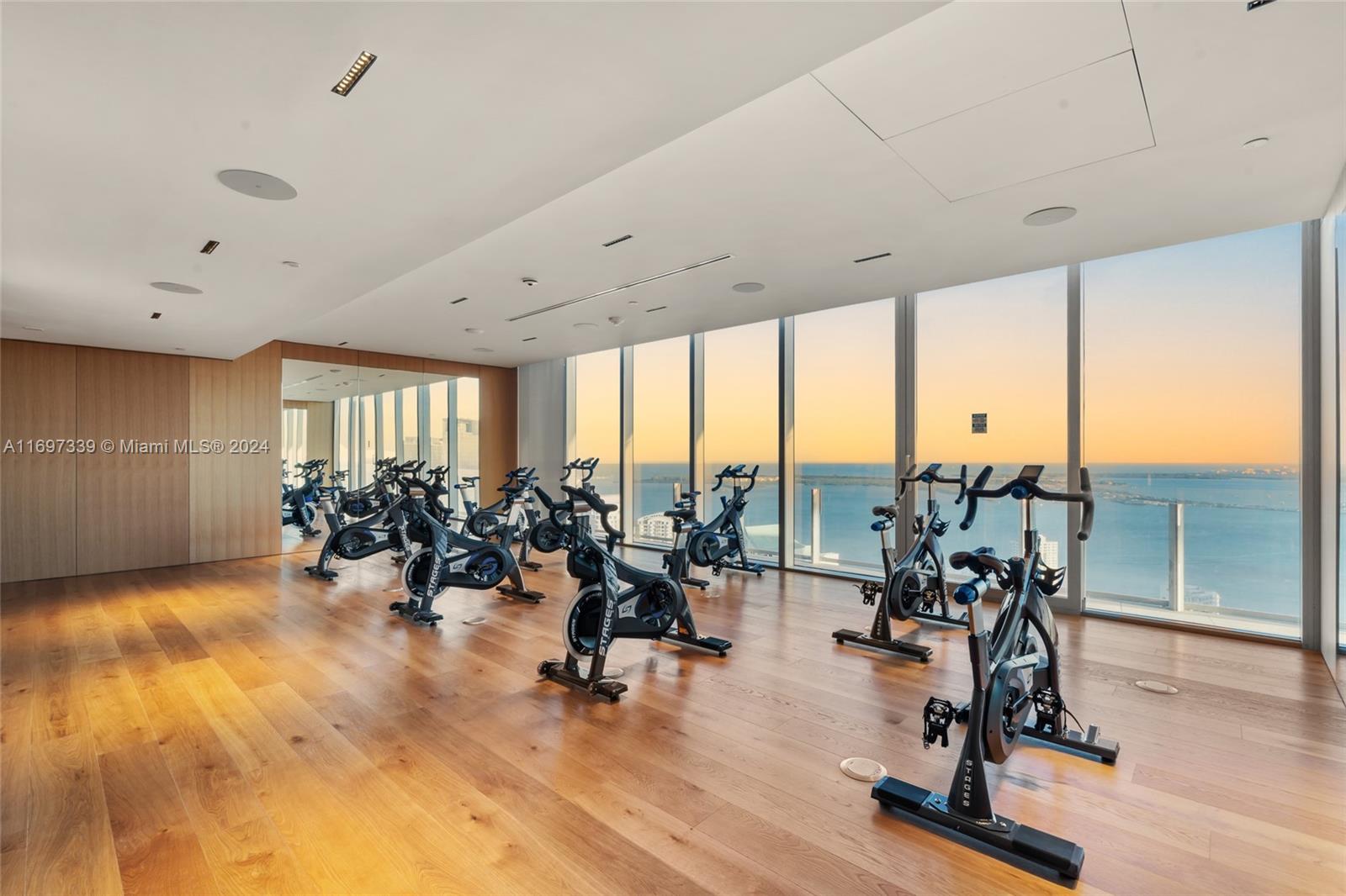ASTON MARTIN RESIDENCES - Residential