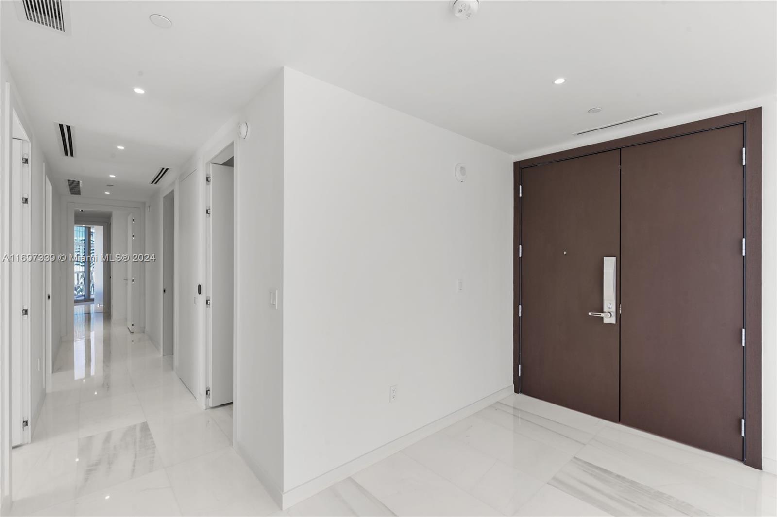 ASTON MARTIN RESIDENCES - Residential