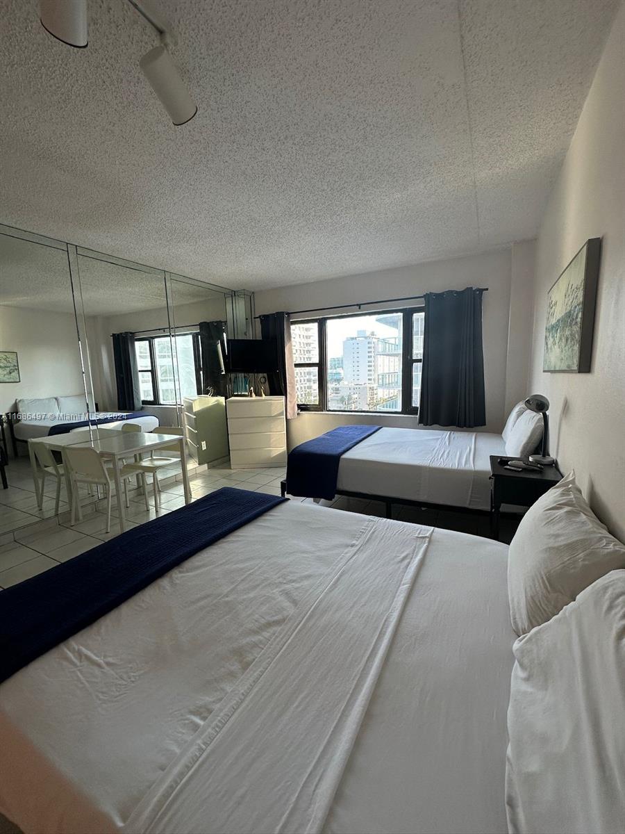 THE CASABLANCA CONDO - Residential