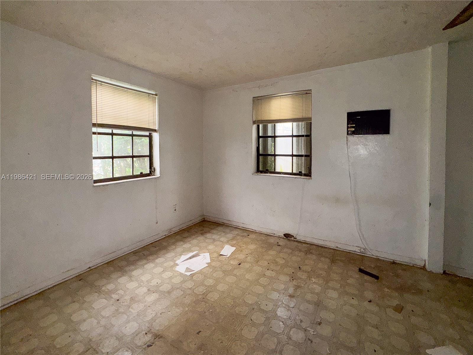 WESTWOOD LAKE - Residential