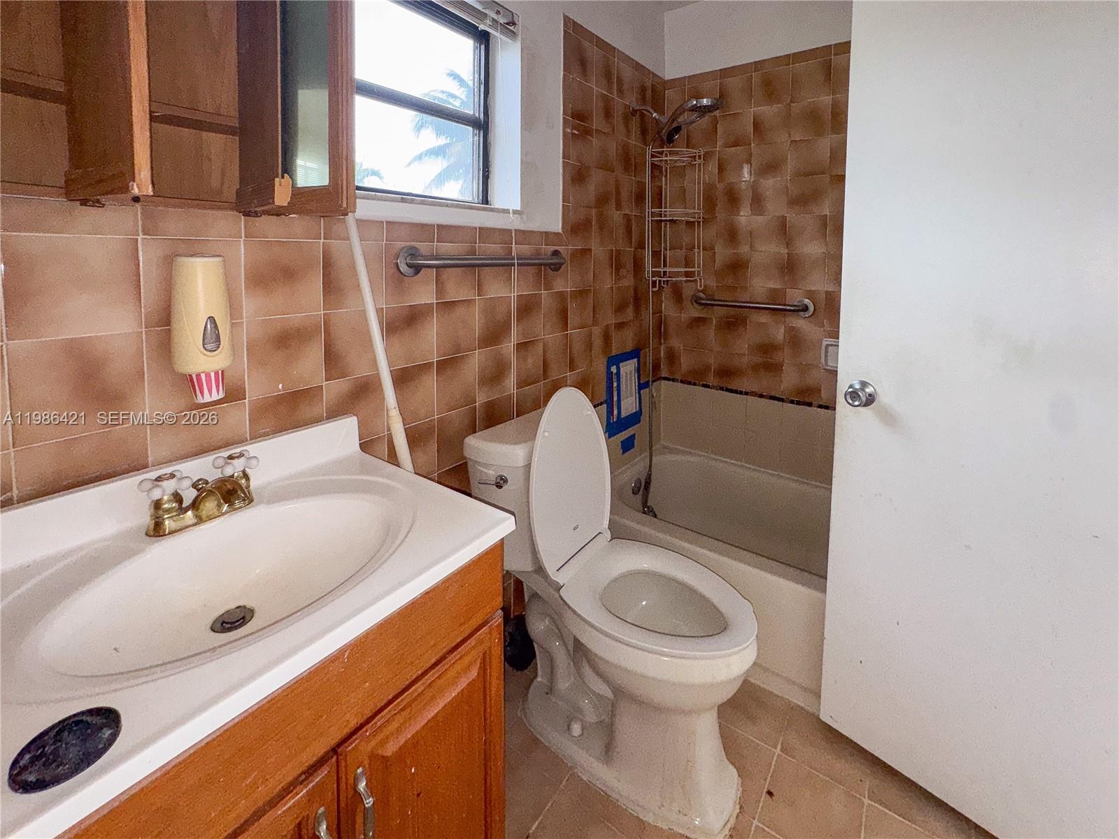 WESTWOOD LAKE - Residential