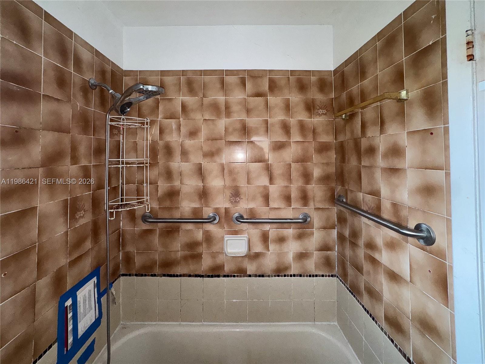 WESTWOOD LAKE - Residential