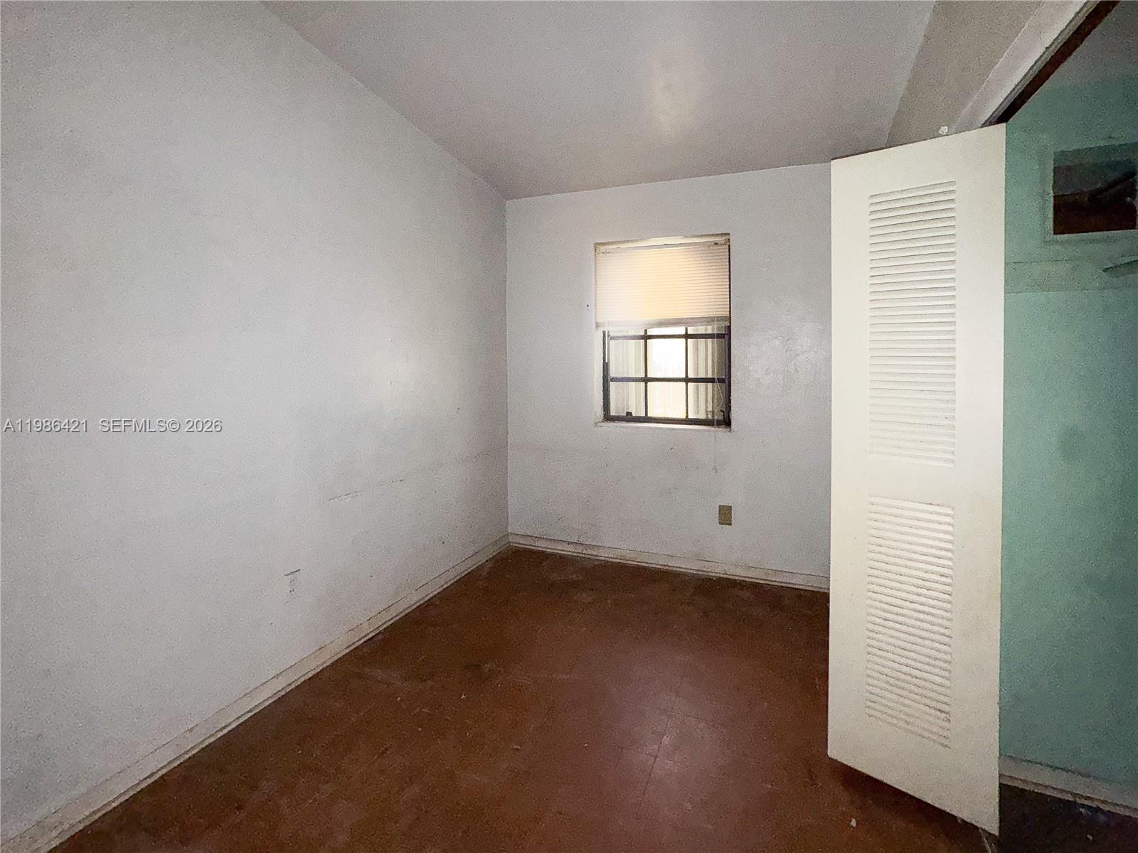 WESTWOOD LAKE - Residential