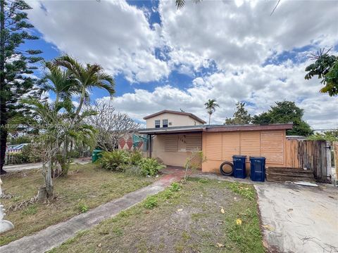 11430 SW 41st Ter Miami FL 33165