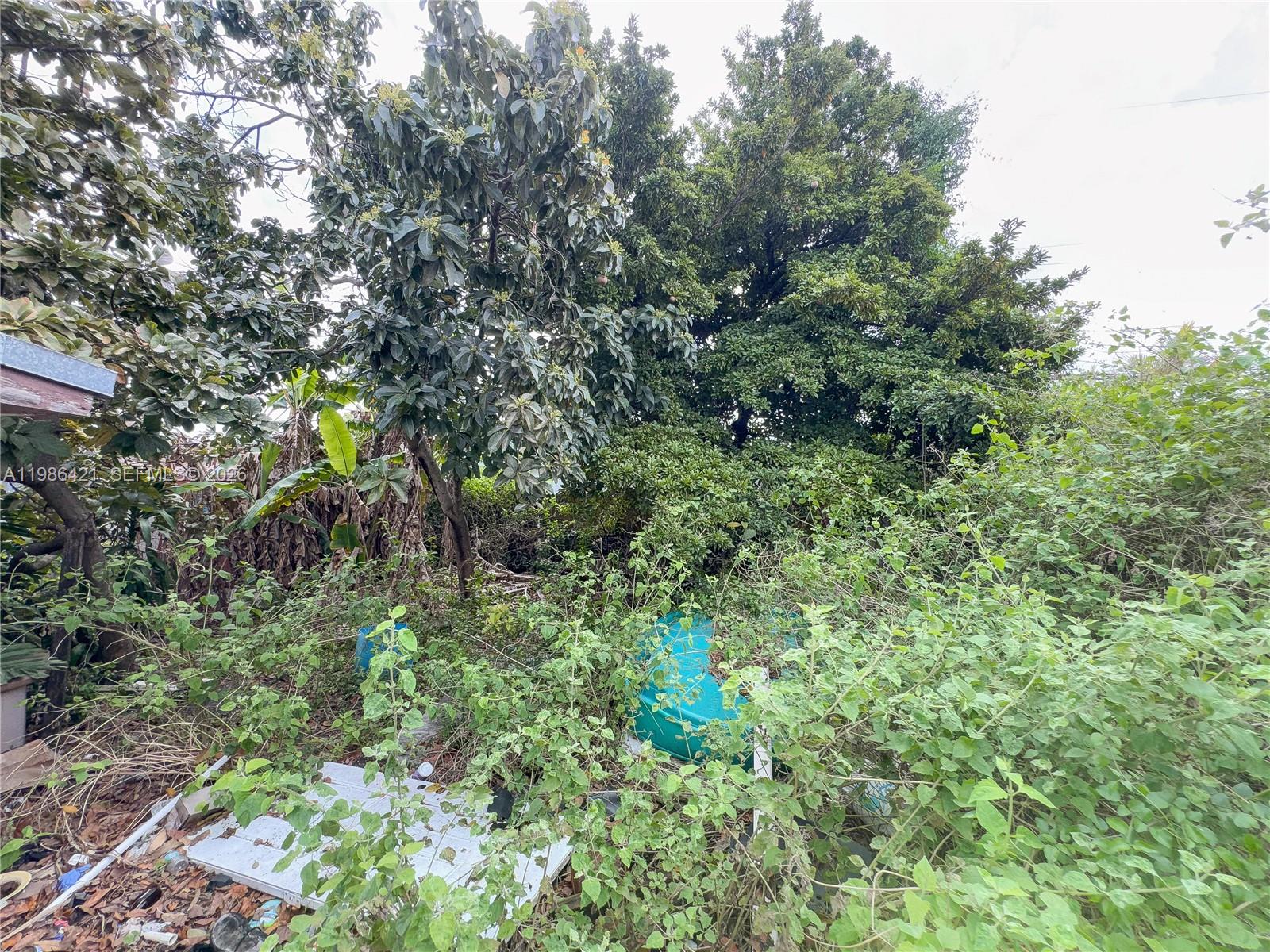 WESTWOOD LAKE - Residential