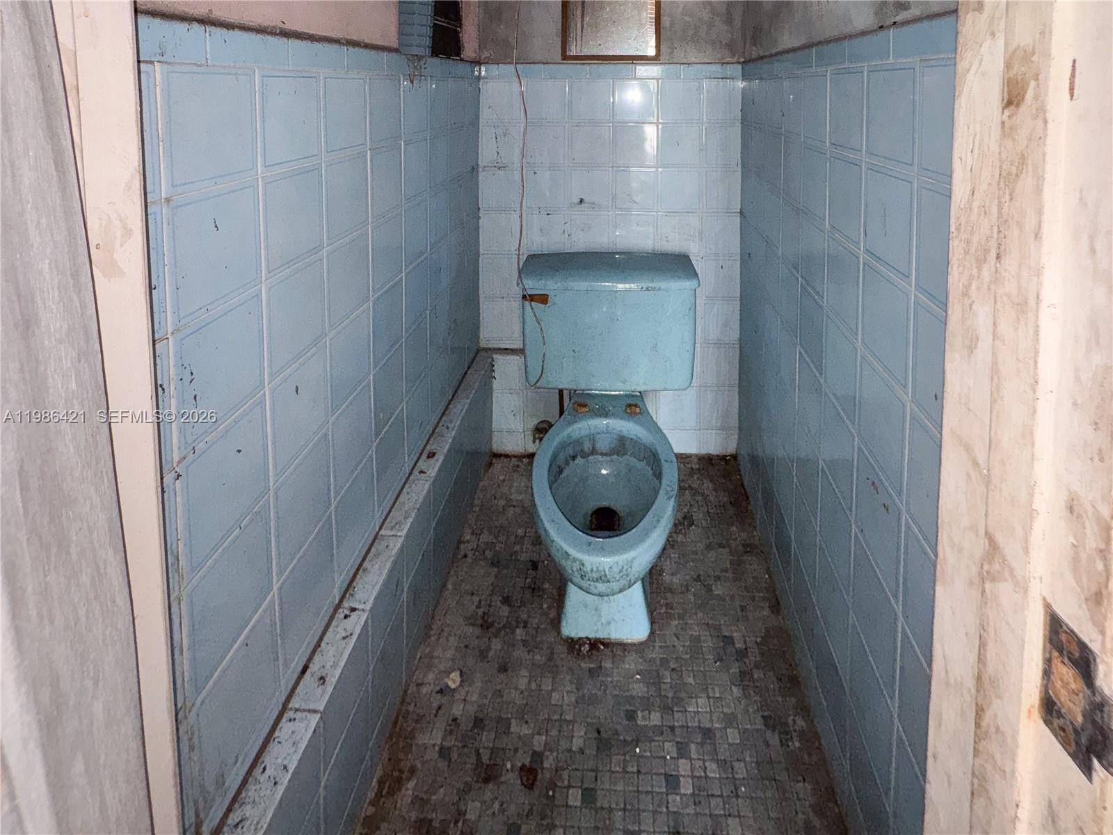 WESTWOOD LAKE - Residential