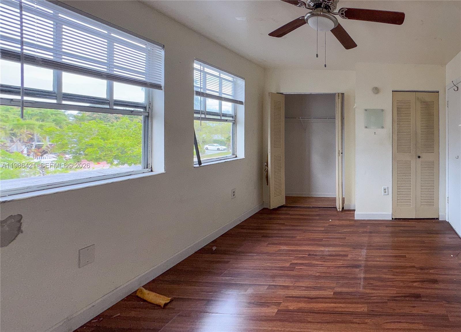 WESTWOOD LAKE - Residential