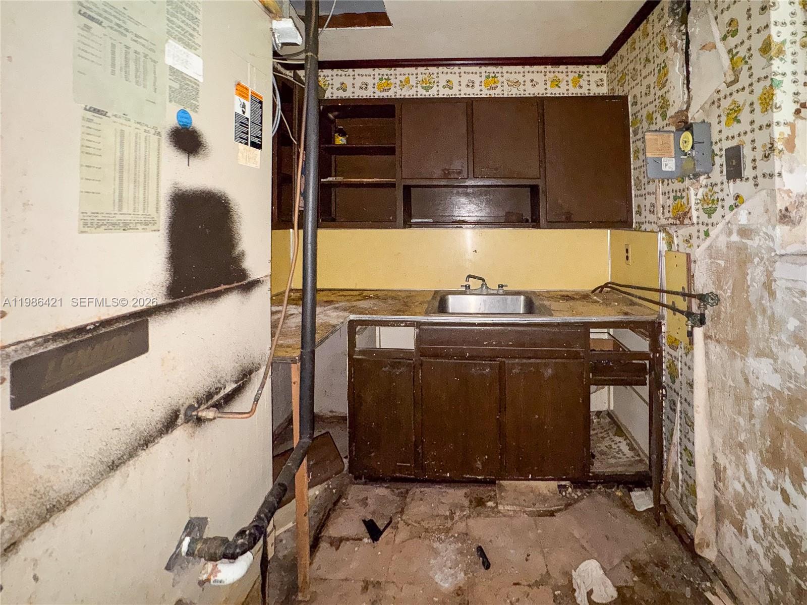 WESTWOOD LAKE - Residential