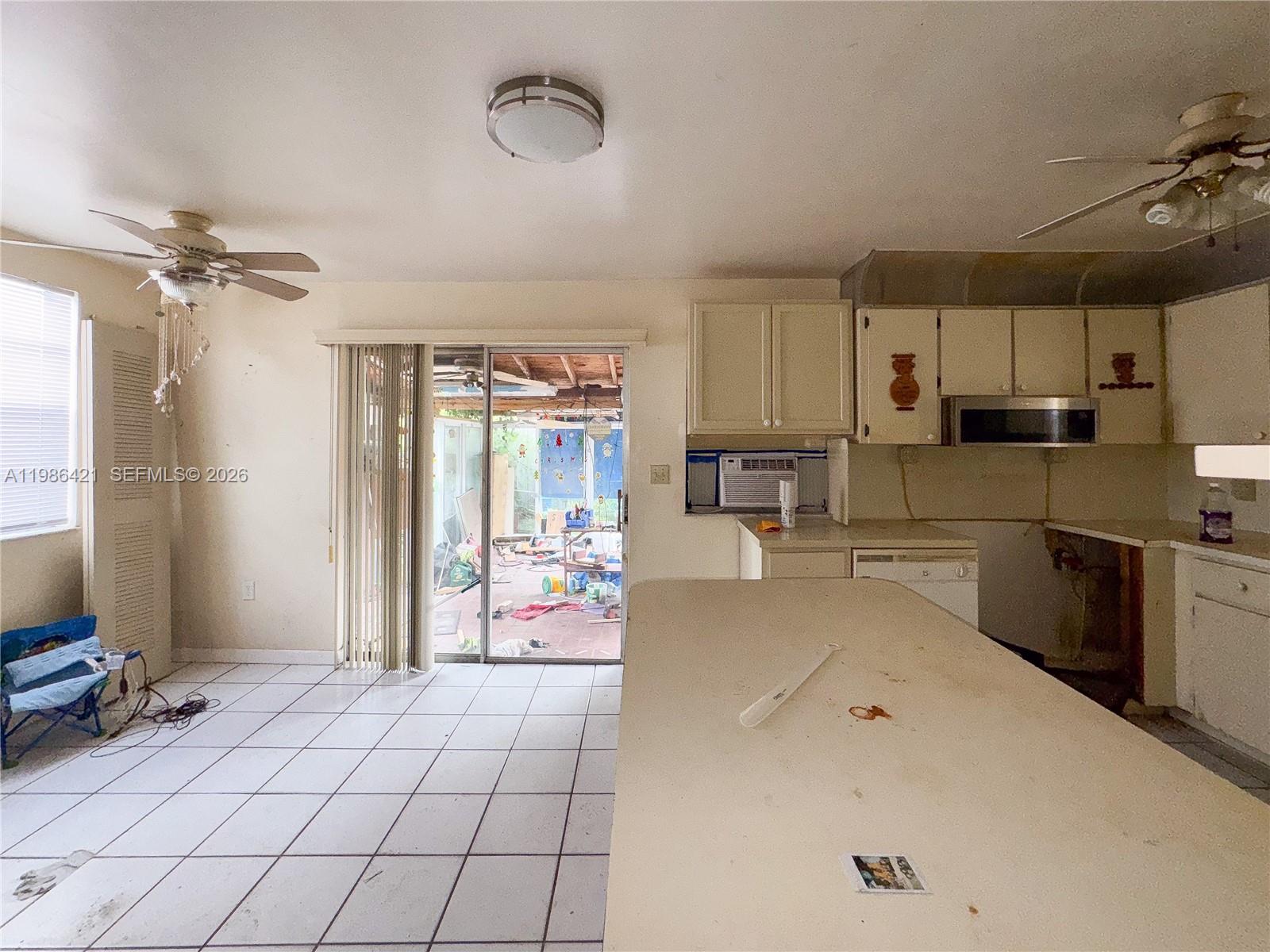 WESTWOOD LAKE - Residential