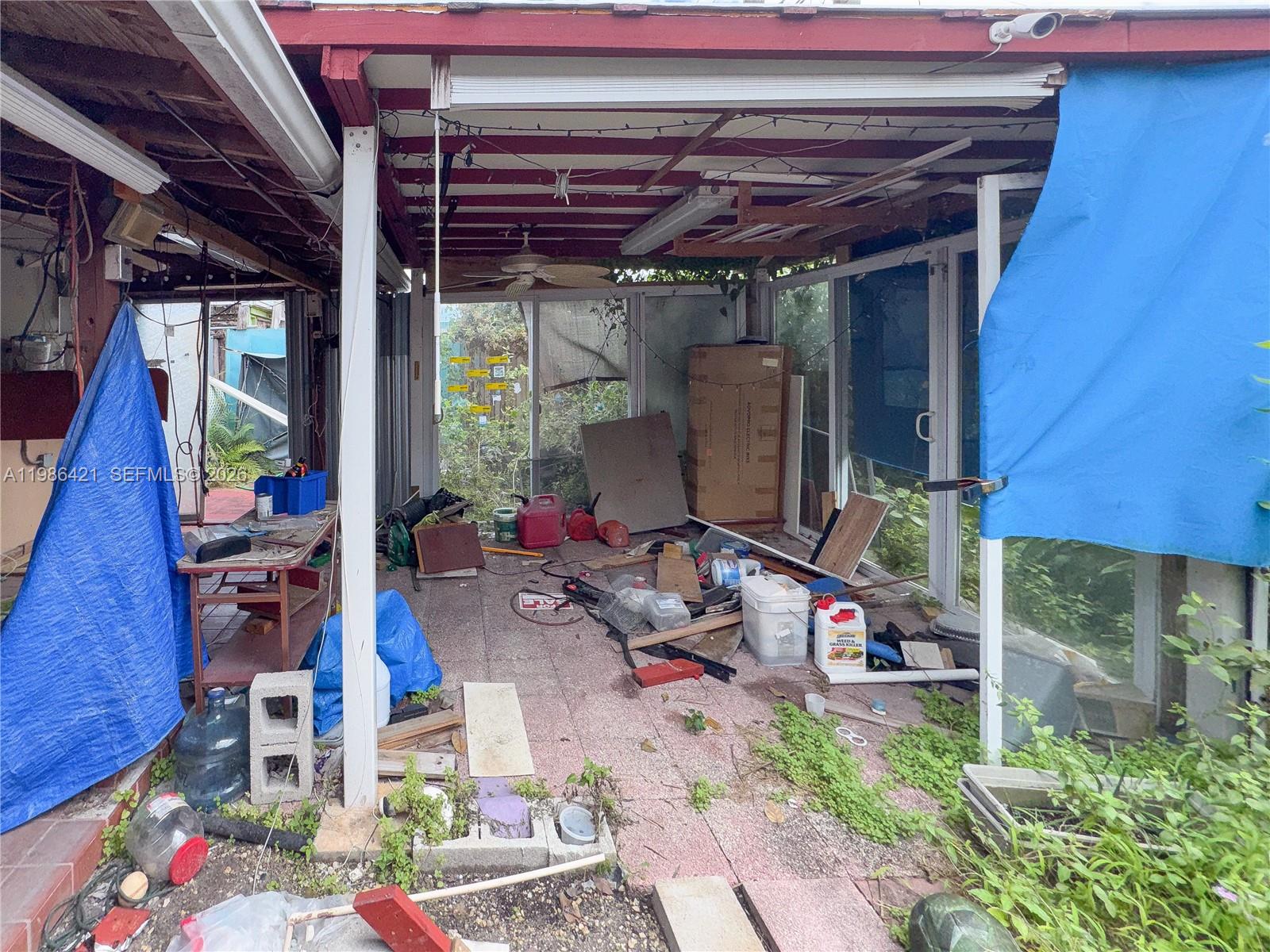 WESTWOOD LAKE - Residential