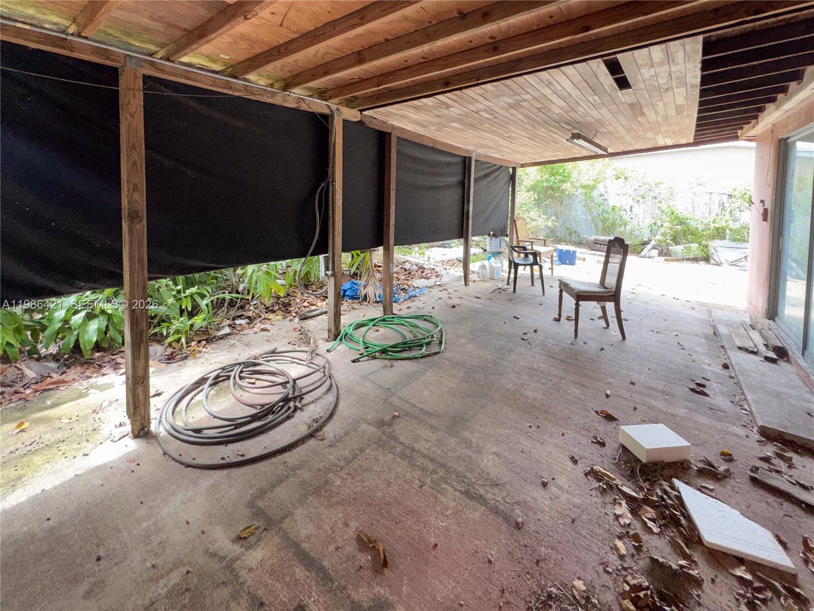 WESTWOOD LAKE - Residential