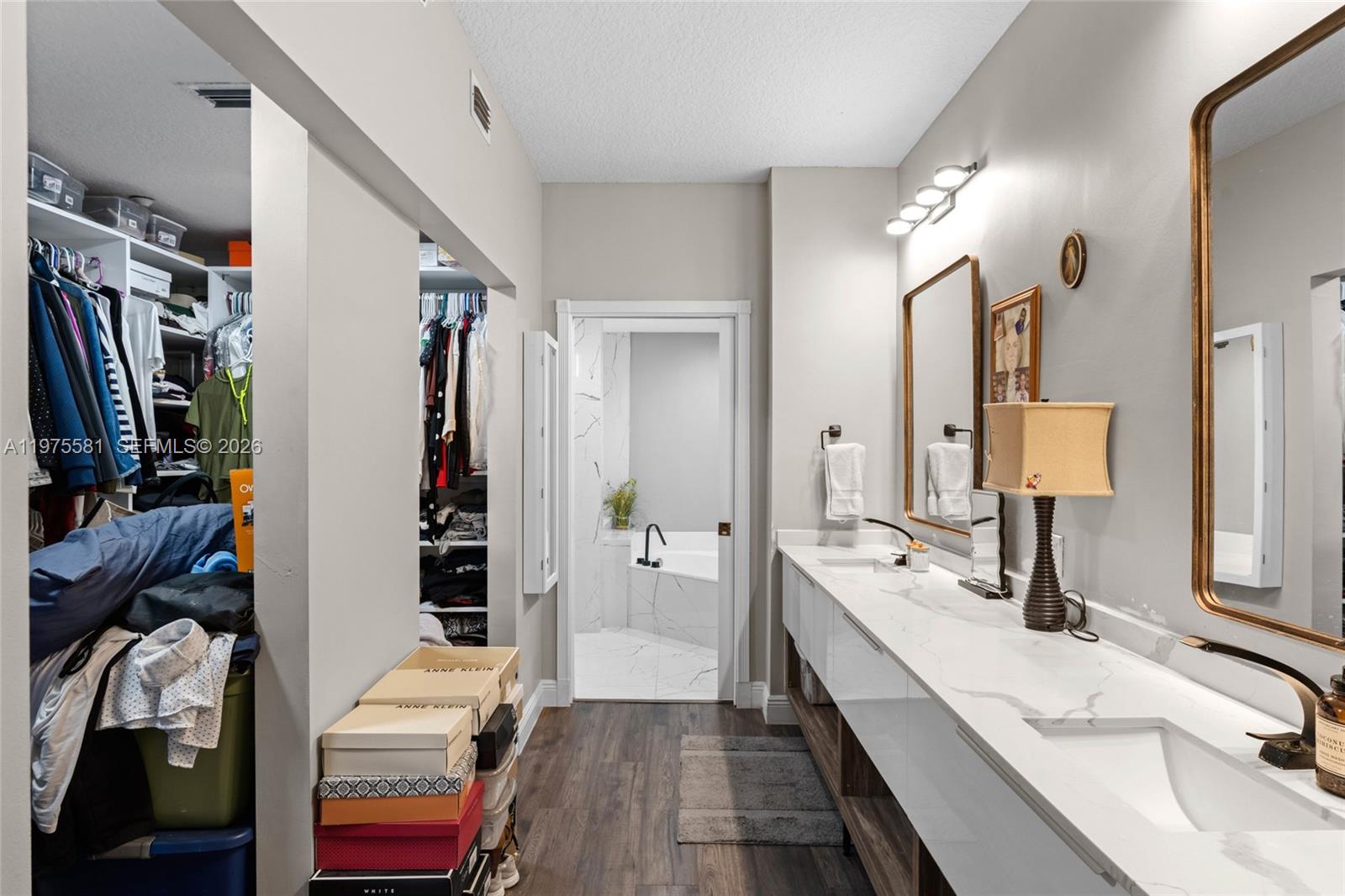 CAPTIVA CONDO B - Residential