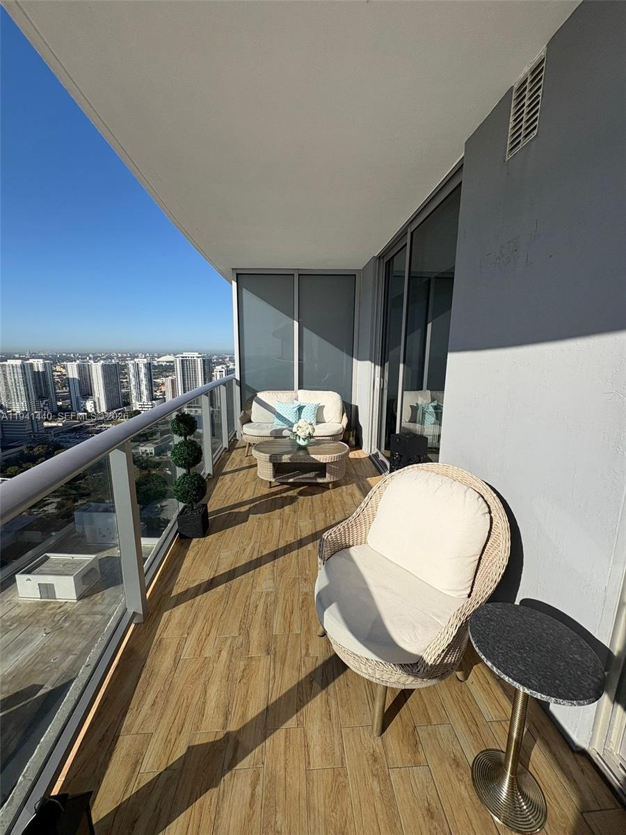 ARIA ON THE BAY CONDO - Residential Lease