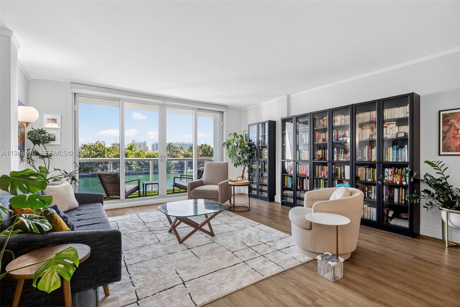 LONDON TOWERS CONDO - Residential