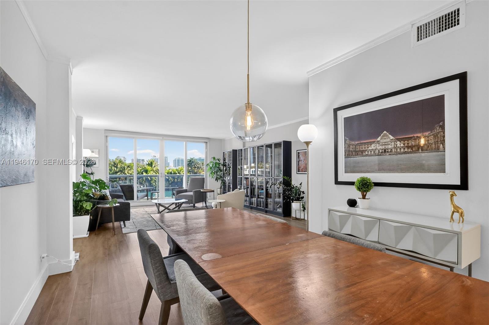 LONDON TOWERS CONDO - Residential