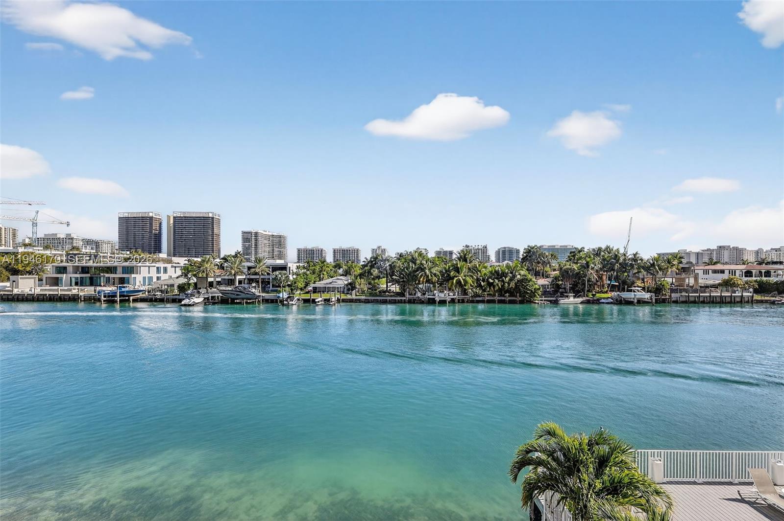 LONDON TOWERS CONDO - Residential