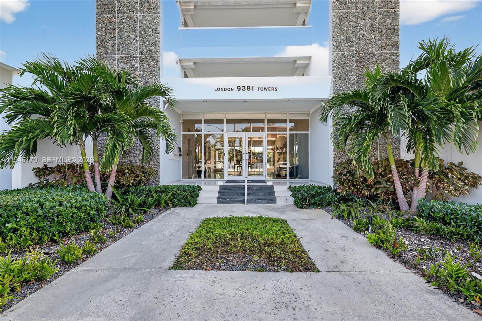 LONDON TOWERS CONDO - Residential