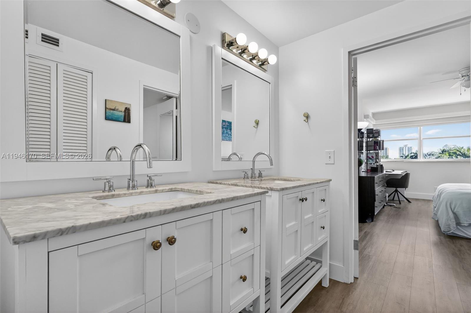 LONDON TOWERS CONDO - Residential