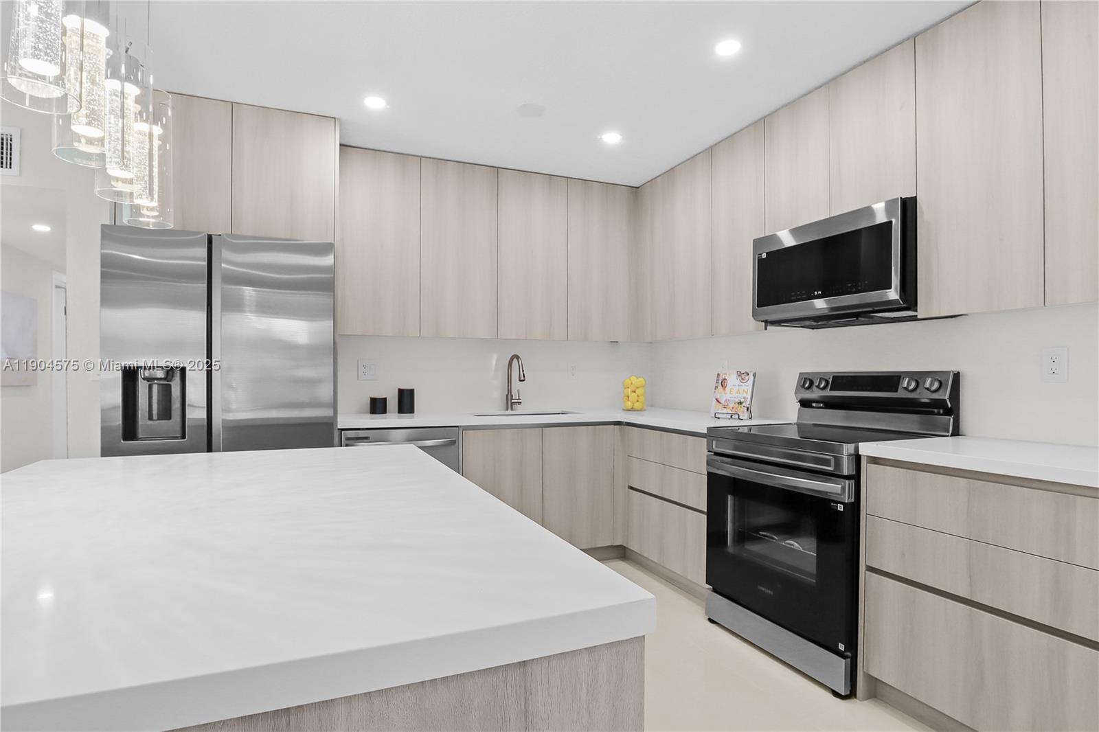 FLEETWOOD MANOR - Residential