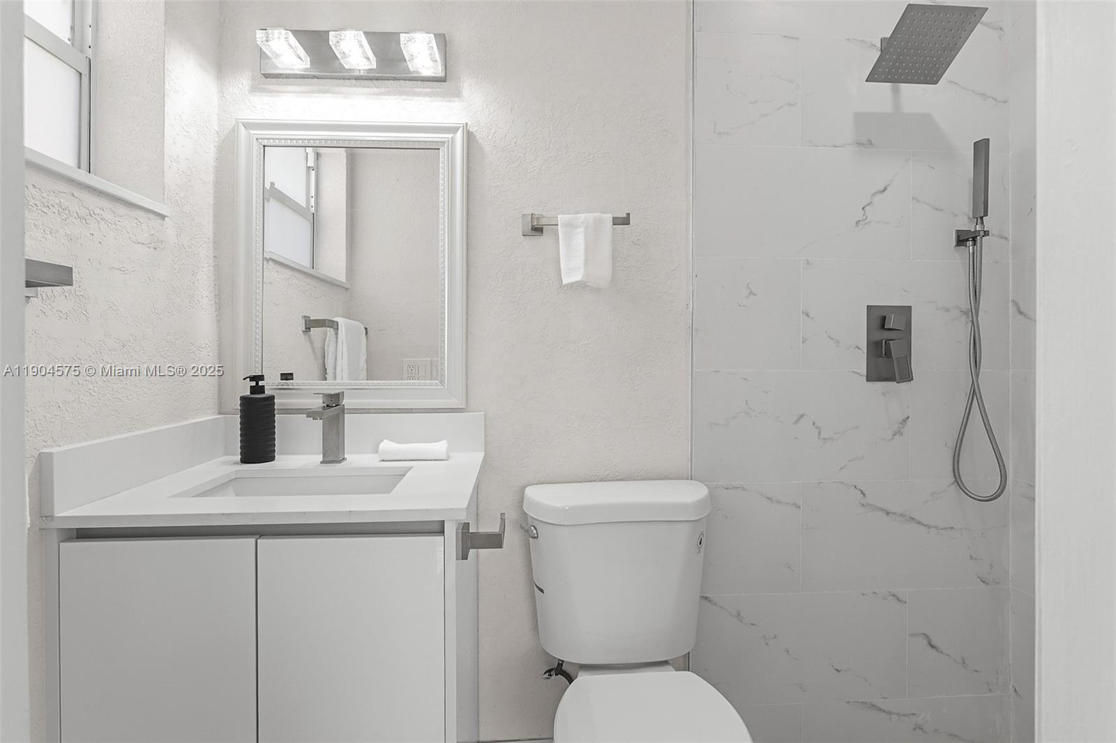 FLEETWOOD MANOR - Residential