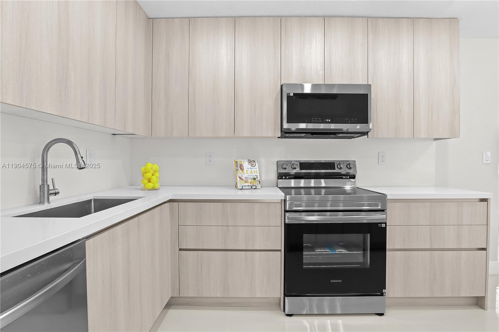 FLEETWOOD MANOR - Residential