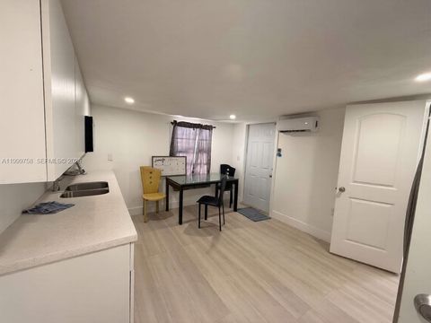 15841 NW 18th Pl B Miami Gardens FL 33054