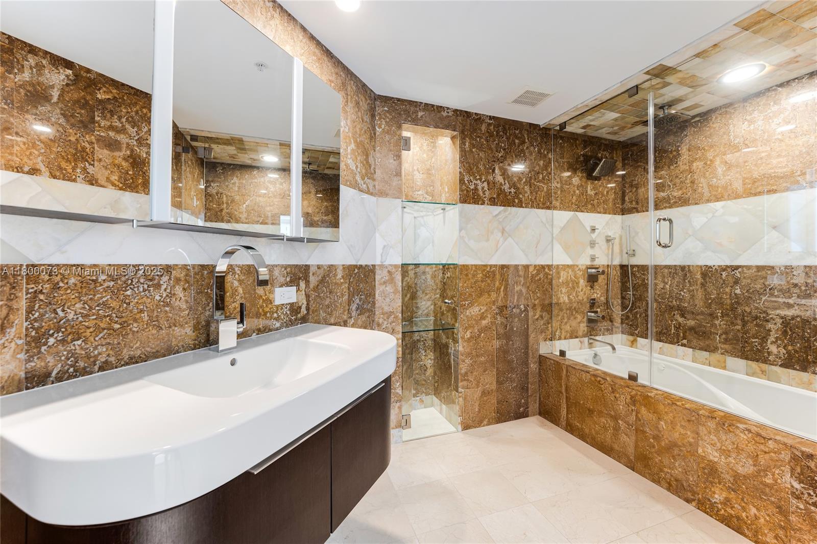 COURTS BRICKELL KEY CONDO - Residential