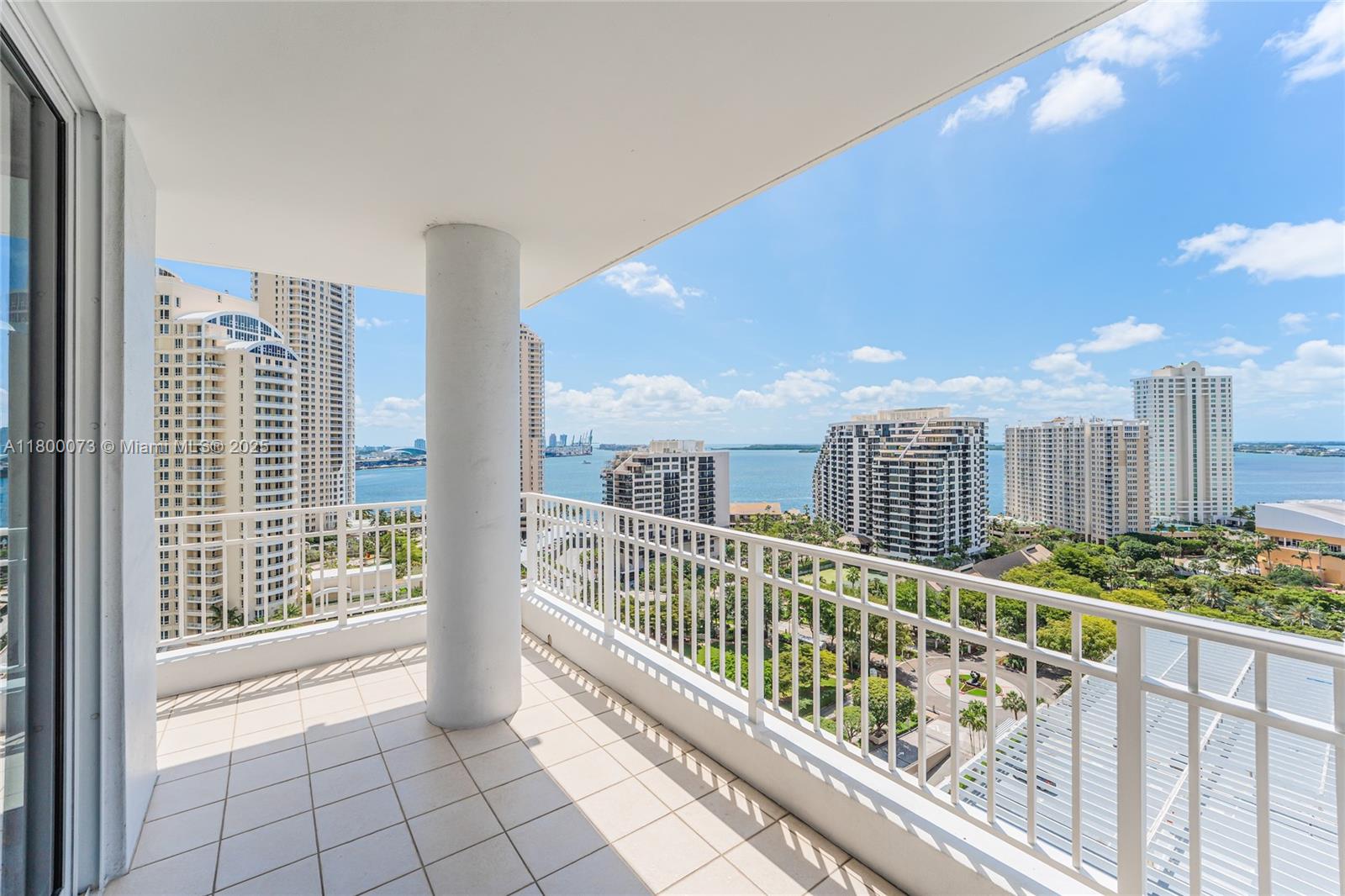 COURTS BRICKELL KEY CONDO - Residential