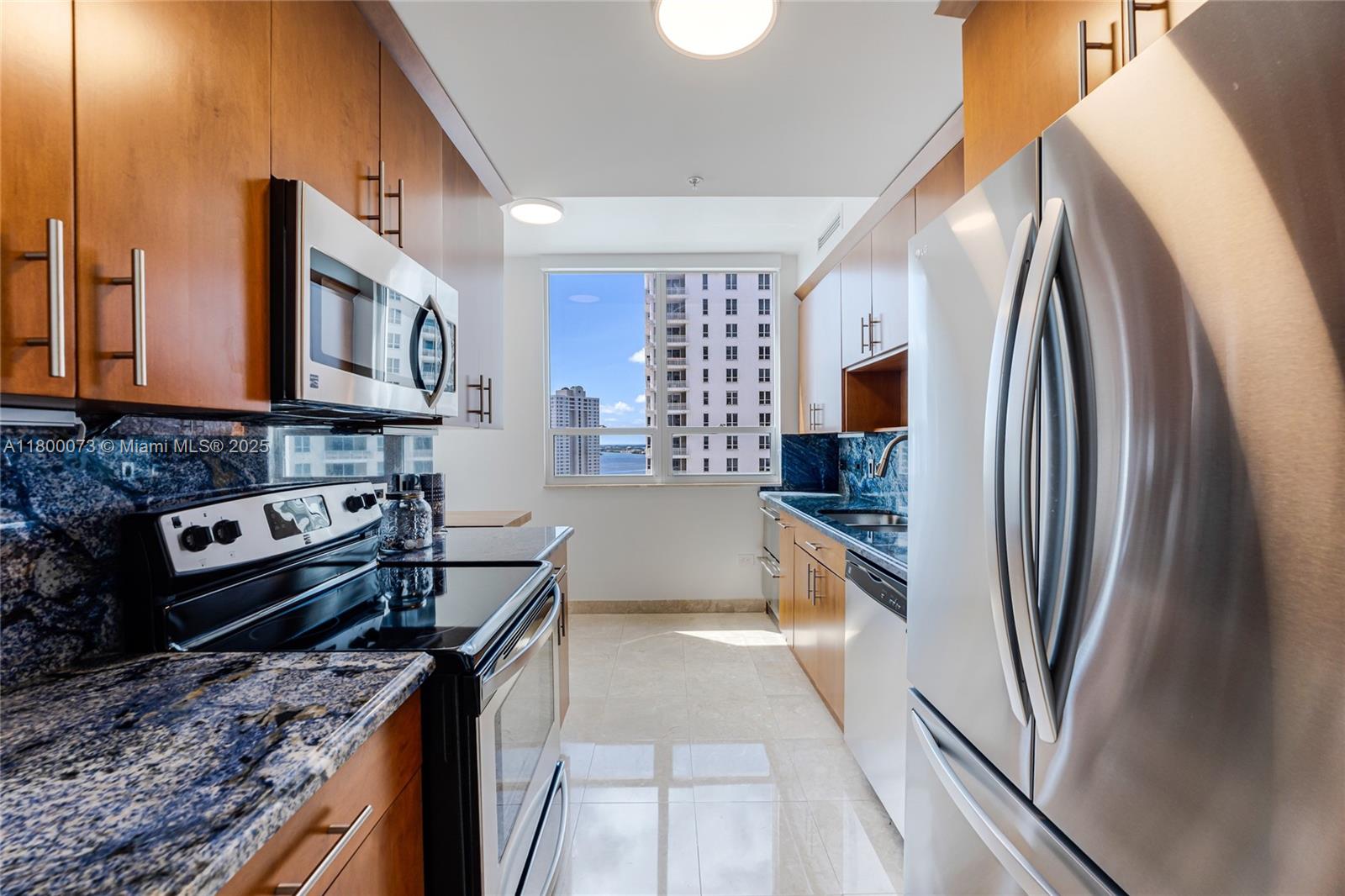 COURTS BRICKELL KEY CONDO - Residential