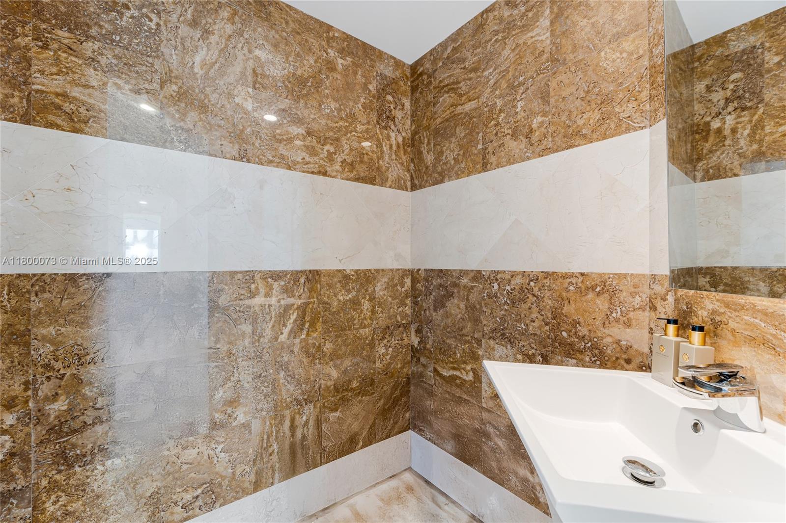 COURTS BRICKELL KEY CONDO - Residential