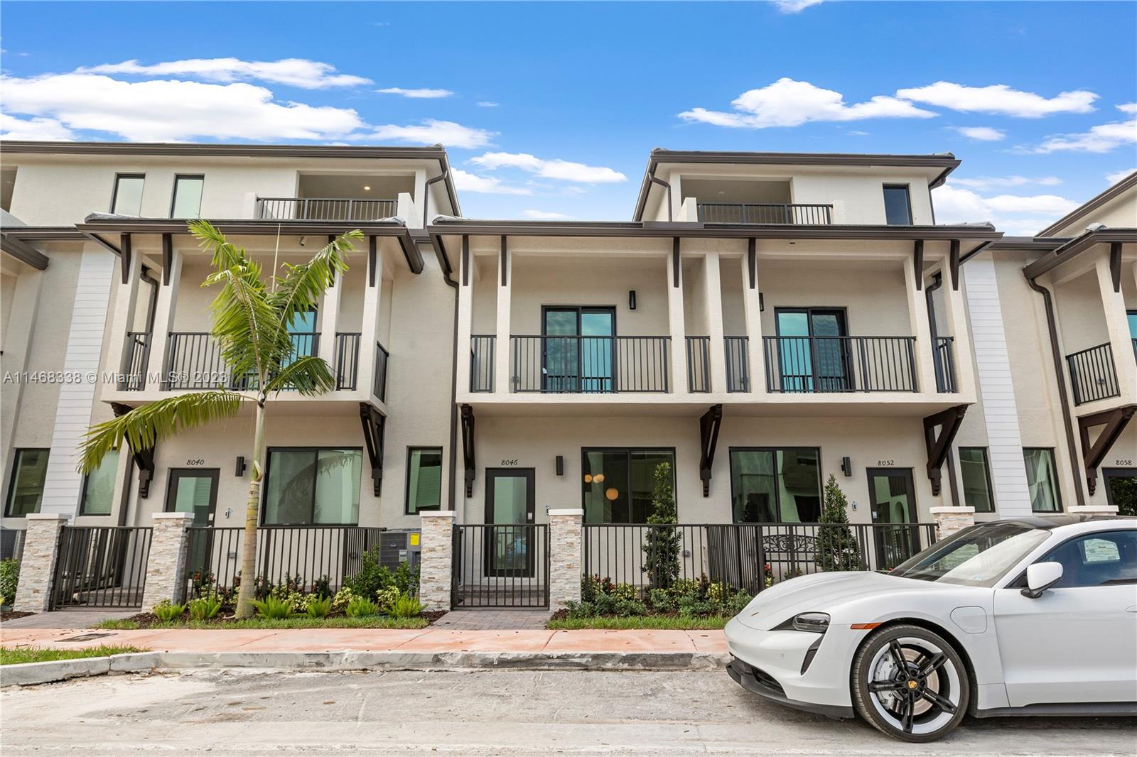 DOWNTOWN DORAL SOUTH PHAS - Residential Lease