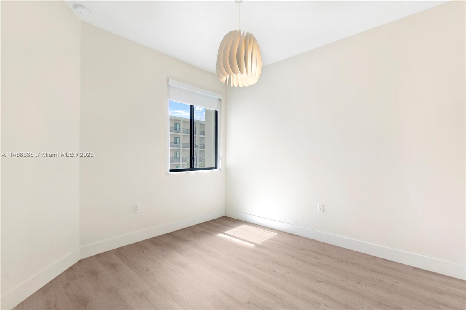 DOWNTOWN DORAL SOUTH PHAS - Residential Lease