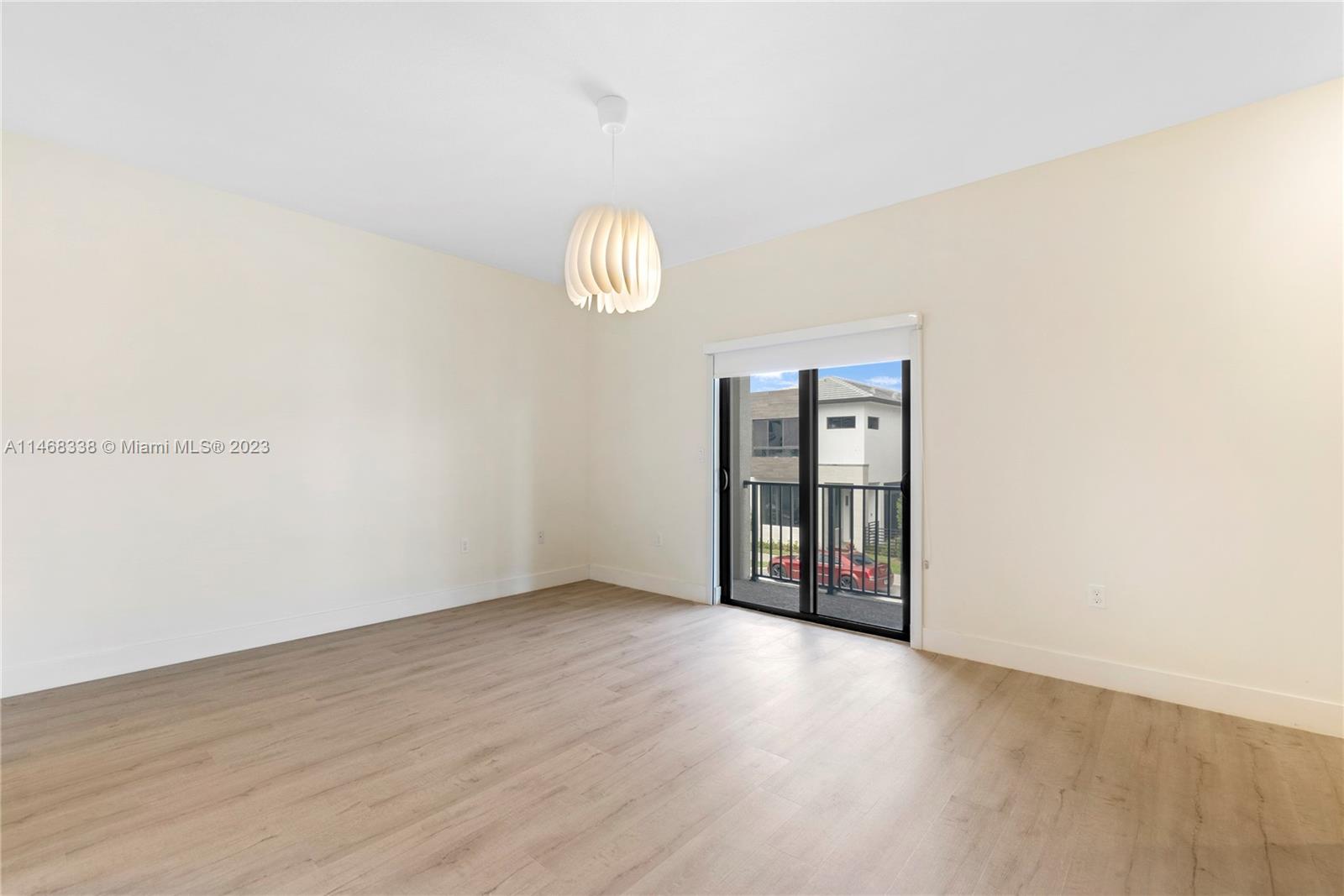 DOWNTOWN DORAL SOUTH PHAS - Residential Lease