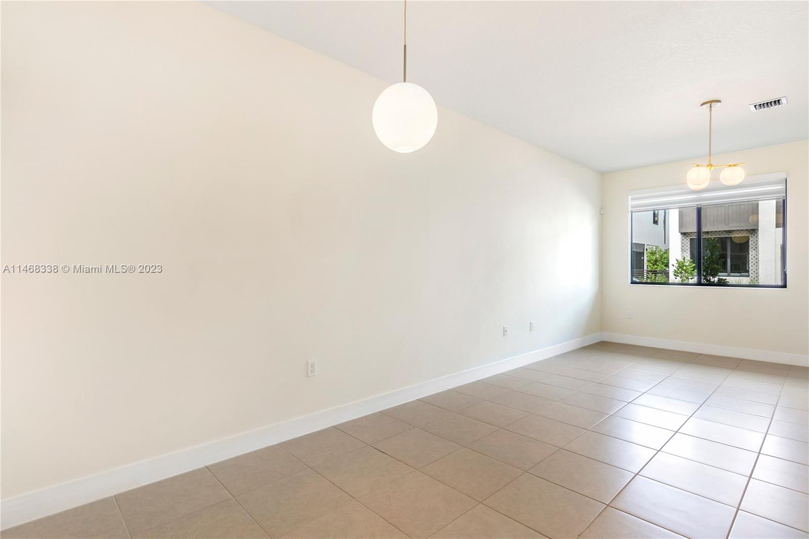 DOWNTOWN DORAL SOUTH PHAS - Residential Lease