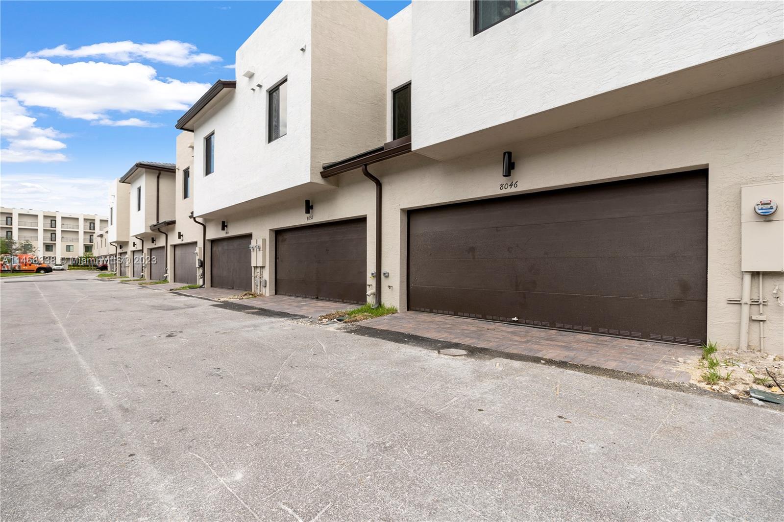 DOWNTOWN DORAL SOUTH PHAS - Residential Lease
