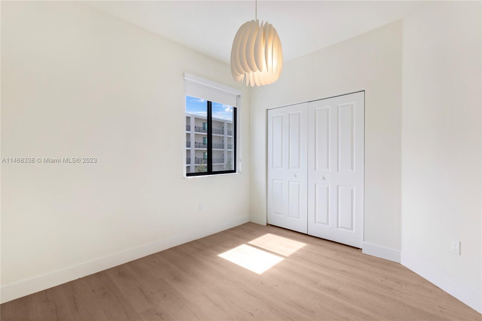 DOWNTOWN DORAL SOUTH PHAS - Residential Lease