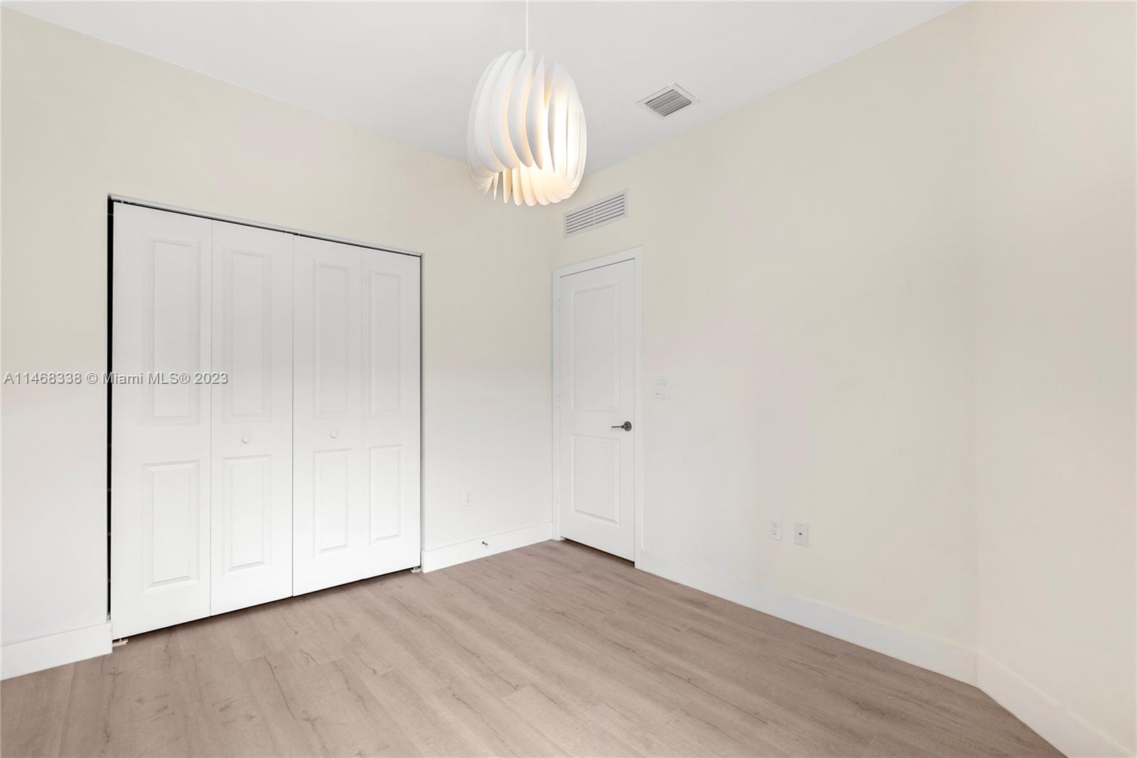 DOWNTOWN DORAL SOUTH PHAS - Residential Lease