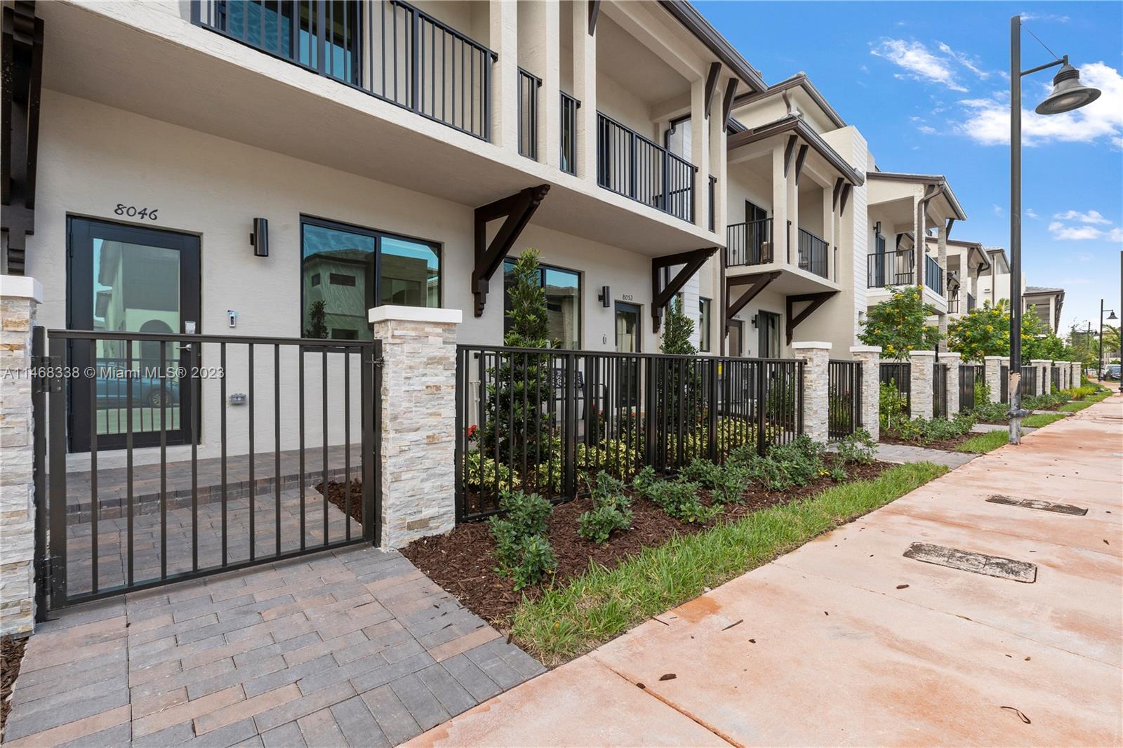 DOWNTOWN DORAL SOUTH PHAS - Residential Lease