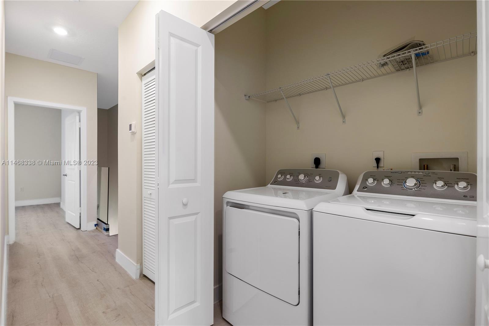 DOWNTOWN DORAL SOUTH PHAS - Residential Lease