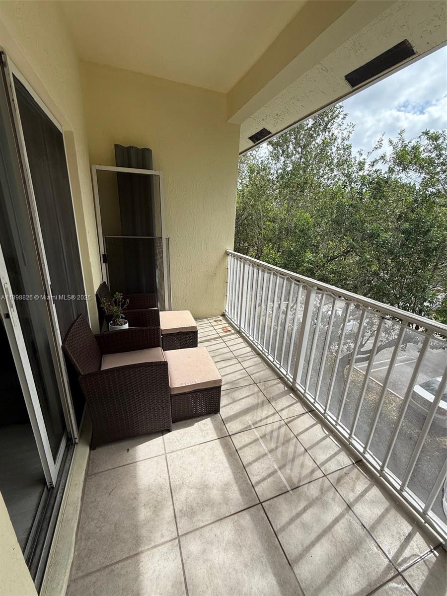 ROYAL RIVER CONDO - Residential Lease