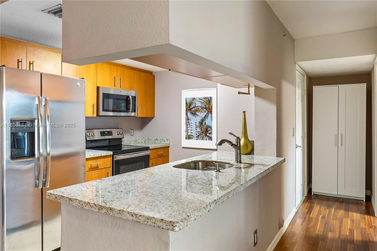 816 NW 11th St 405