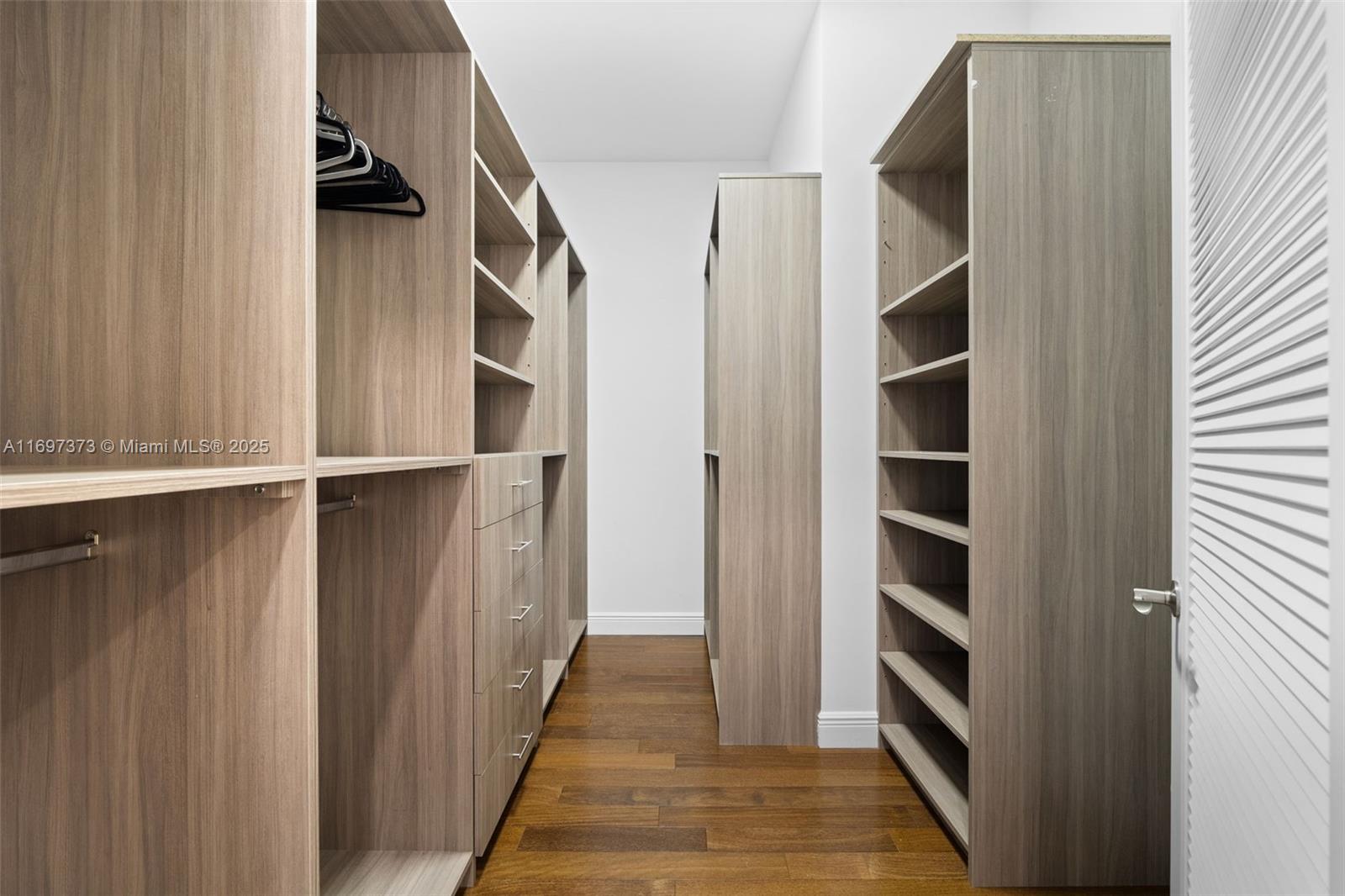 HOLLYWOOD LAKES SECTION - Residential