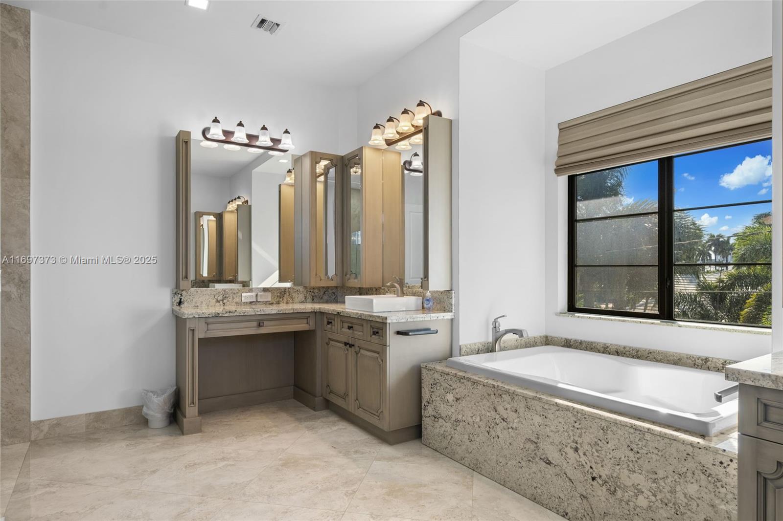 HOLLYWOOD LAKES SECTION - Residential