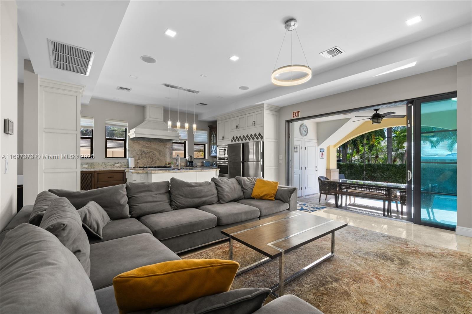 HOLLYWOOD LAKES SECTION - Residential